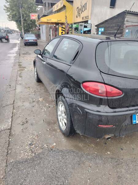 Alfa Romeo 147 d u g o r e g
