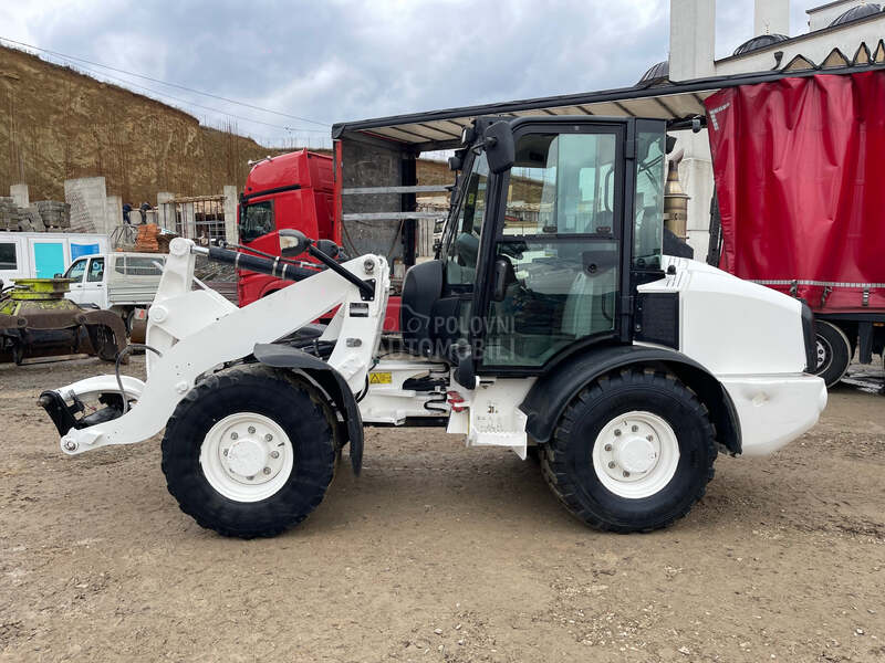 CAT 906H