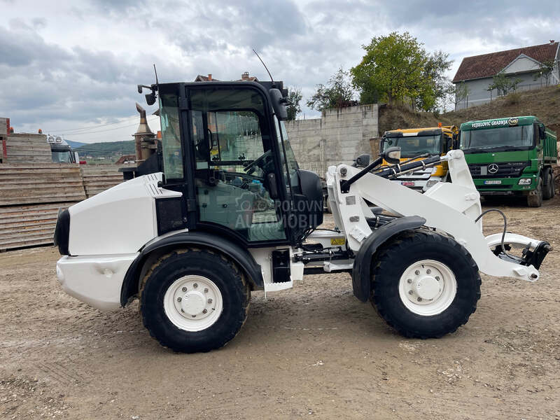 CAT 906H