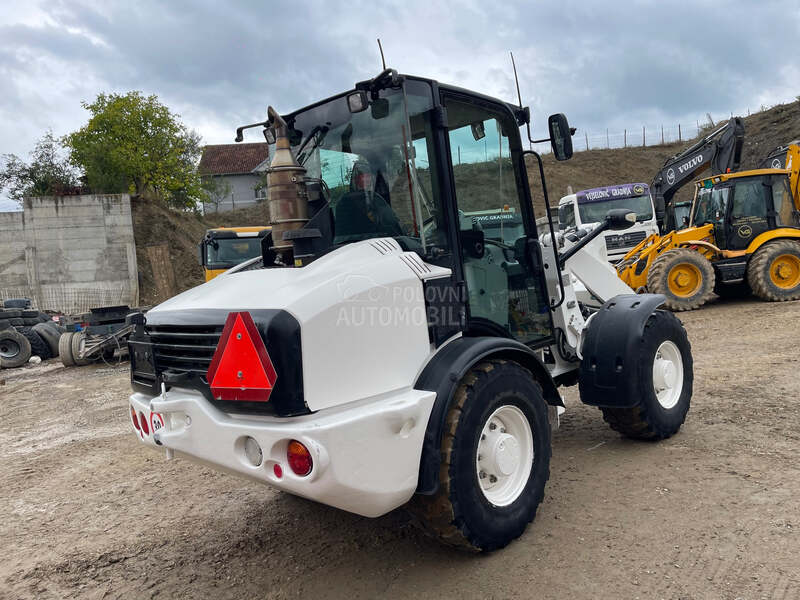 CAT 906H