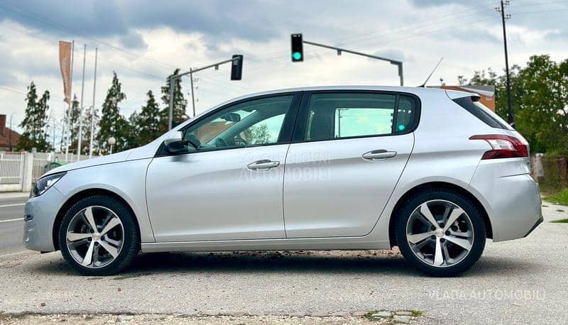 Peugeot 308 MALA KILOMETRAŽA Peugeot 308 MALA KILOMETRAŽA
