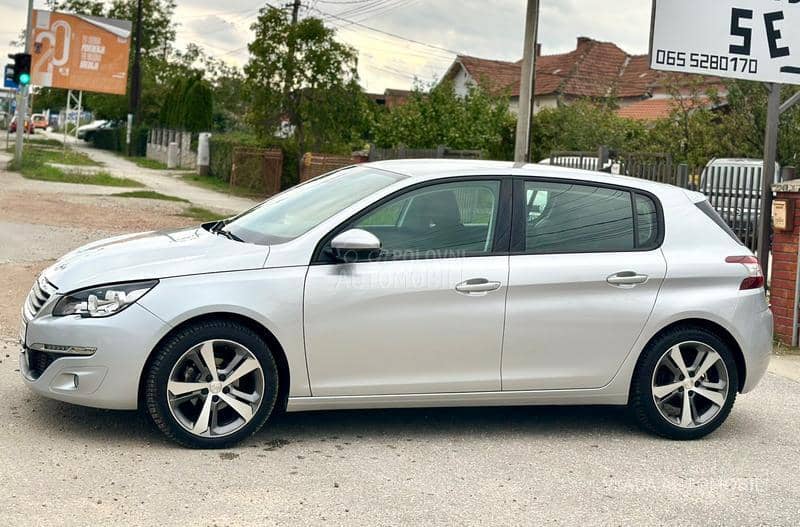 Peugeot 308 MALA KILOMETRAŽA Peugeot 308 MALA KILOMETRAŽA