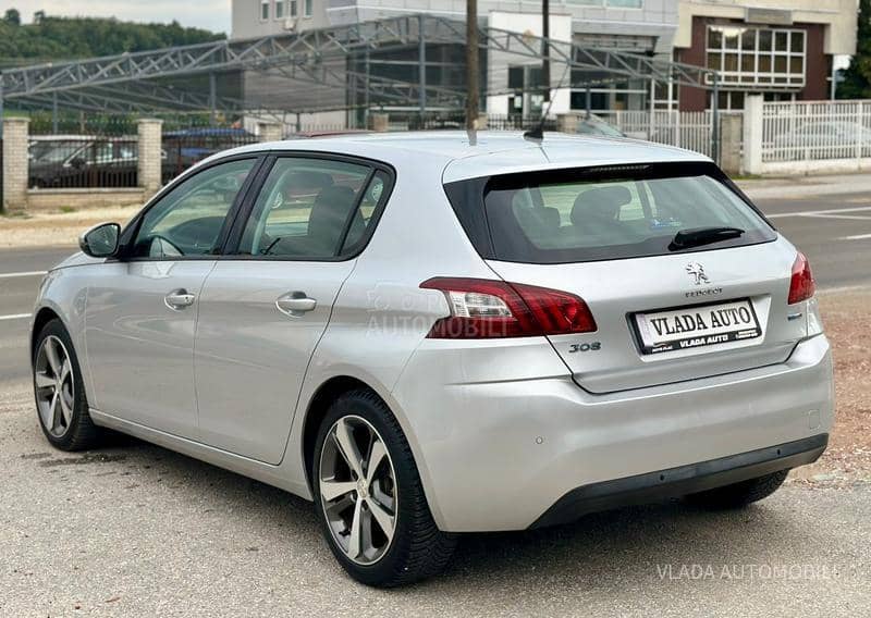 Peugeot 308 MALA KILOMETRAŽA Peugeot 308 MALA KILOMETRAŽA