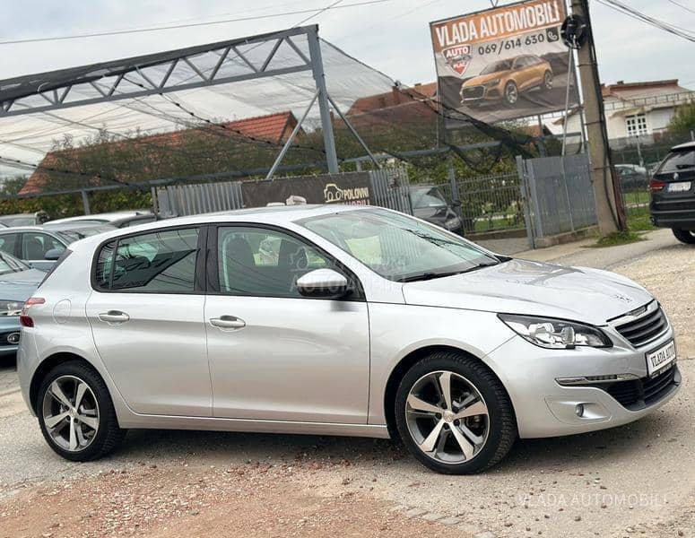 Peugeot 308 MALA KILOMETRAŽA Peugeot 308 MALA KILOMETRAŽA
