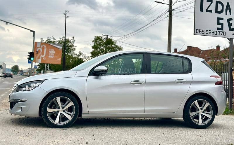 Peugeot 308 MALA KILOMETRAŽA Peugeot 308 MALA KILOMETRAŽA