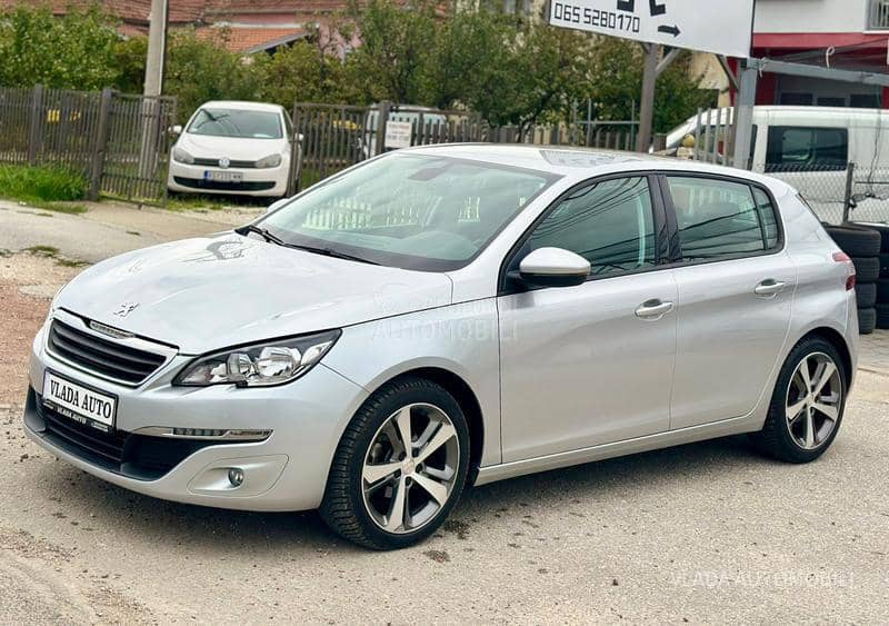 Peugeot 308 MALA KILOMETRAŽA Peugeot 308 MALA KILOMETRAŽA
