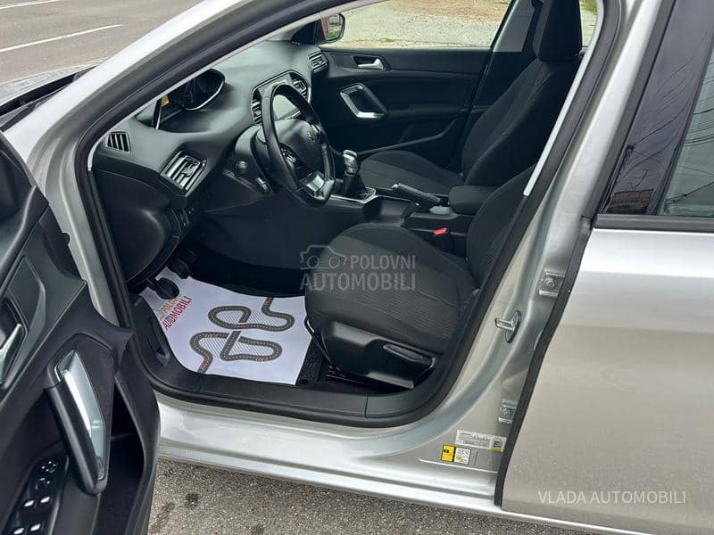 Peugeot 308 MALA KILOMETRAŽA Peugeot 308 MALA KILOMETRAŽA