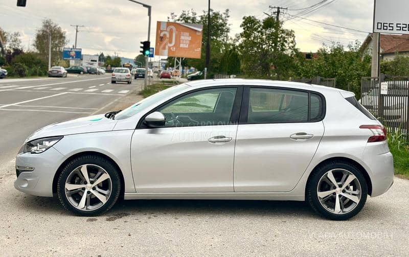 Peugeot 308 MALA KILOMETRAŽA Peugeot 308 MALA KILOMETRAŽA