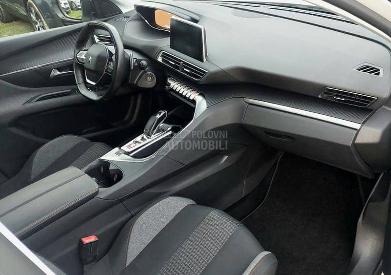 Peugeot 3008 BUSINESS PACK EAT8