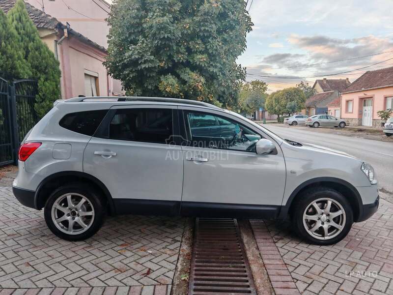 Nissan Qashqai + 2 2.0 dCi