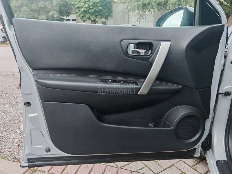 Nissan Qashqai + 2 2.0 dCi