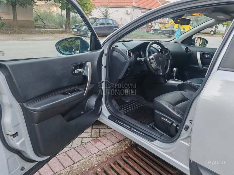 Nissan Qashqai + 2 2.0 dCi