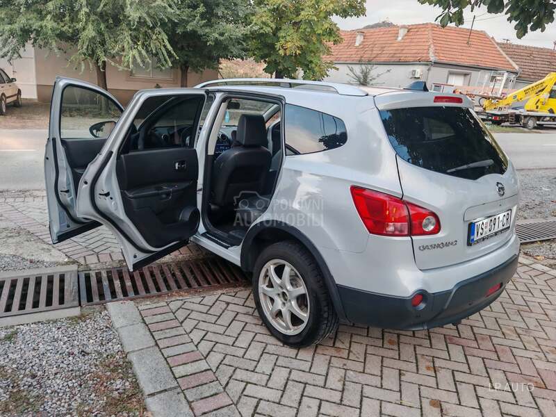 Nissan Qashqai + 2 2.0 dCi