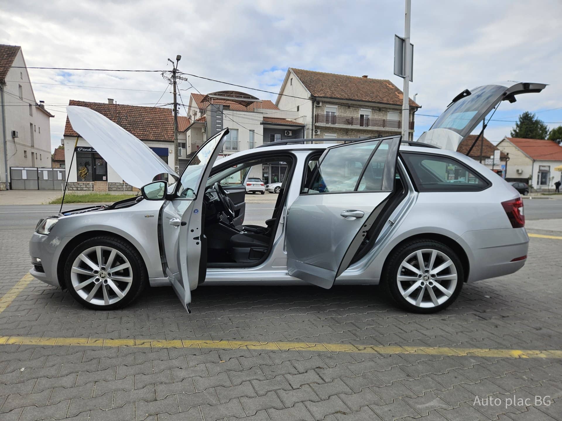 Škoda Octavia 2.0tdi SOLEIL/DSG