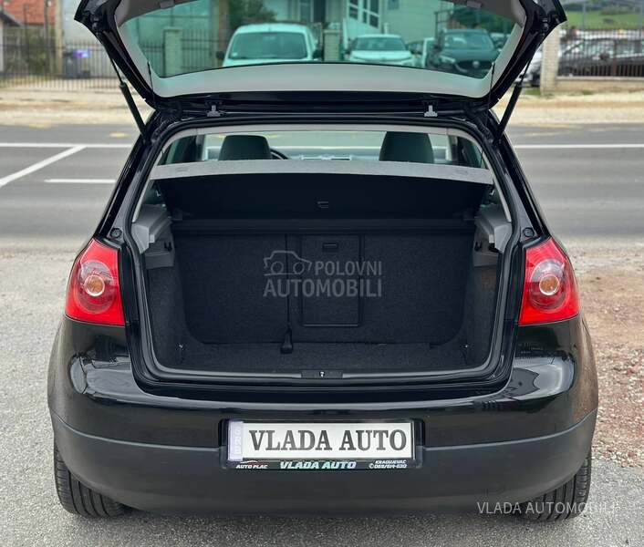 Volkswagen Golf 5 1.9 TDI BAS DOBAR