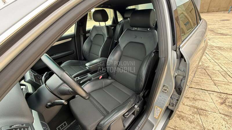 Audi A4 2.0tdi 3xSLINE NAV