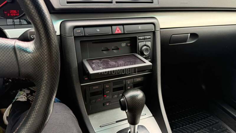 Audi A4 2.0tdi 3xSLINE NAV