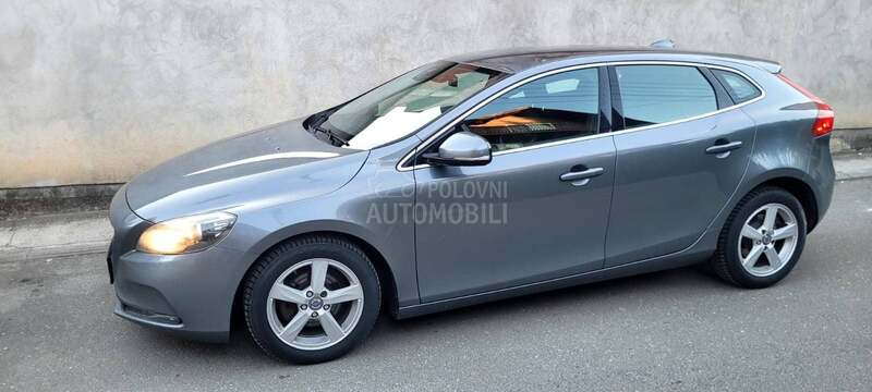 Volvo V40 NOVO