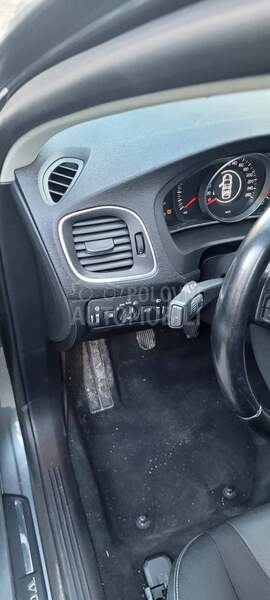 Volvo V40 NOVO