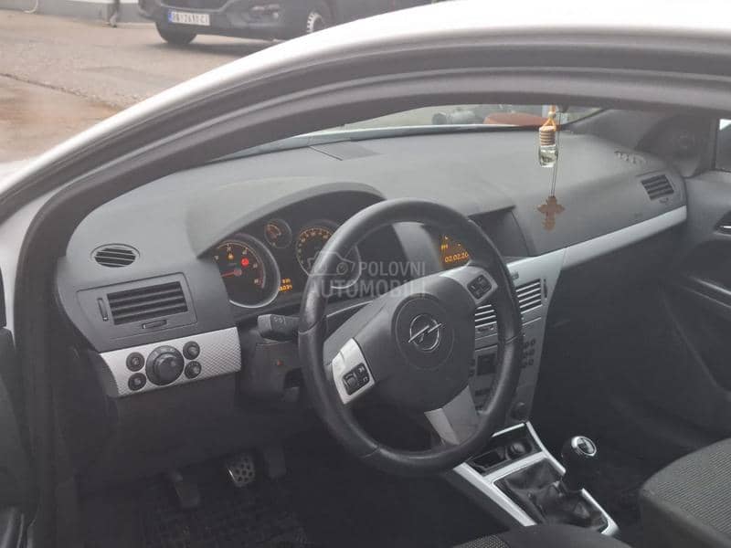 Opel Astra H GTC samo kess