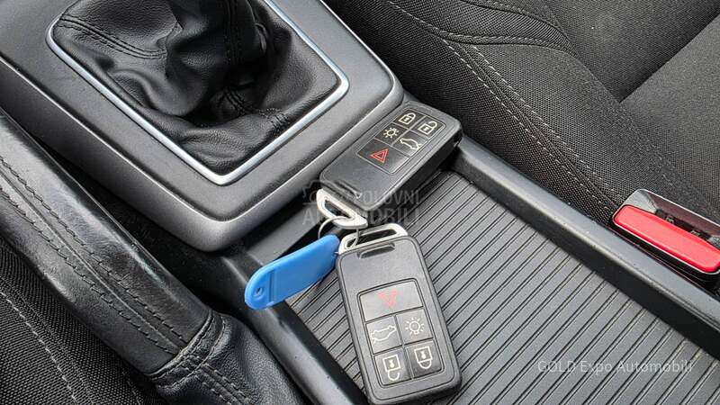 Volvo V40 1.6 D2 OCEAN BLUE