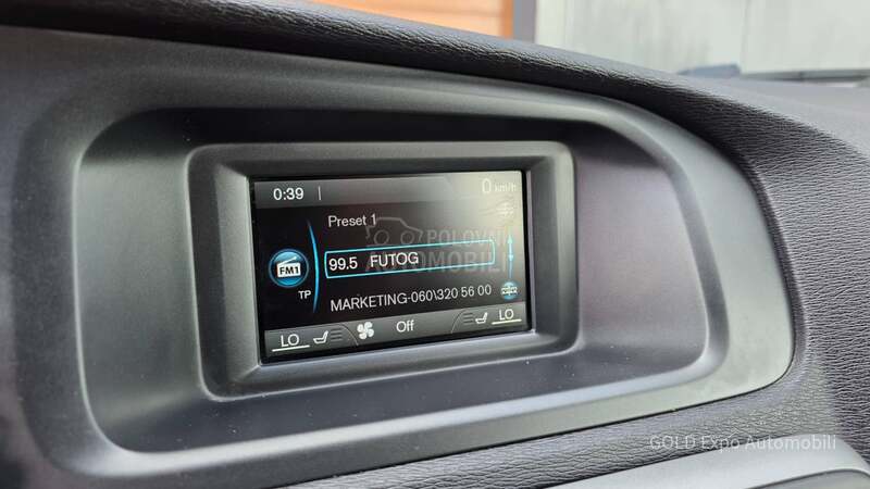 Volvo V40 1.6 D2 OCEAN BLUE