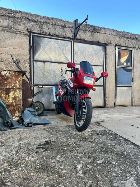 Kawasaki GPZ500S