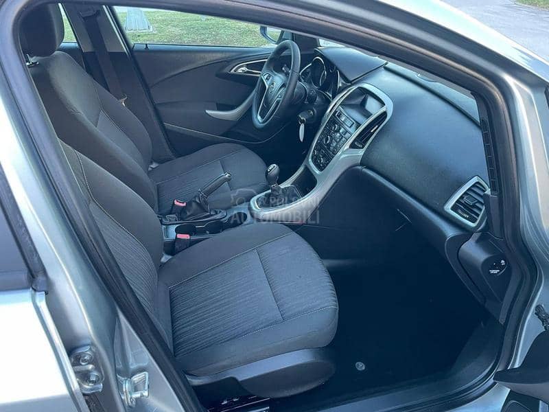 Opel Astra J 1.7cdti