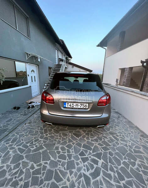 Porsche Cayenne 