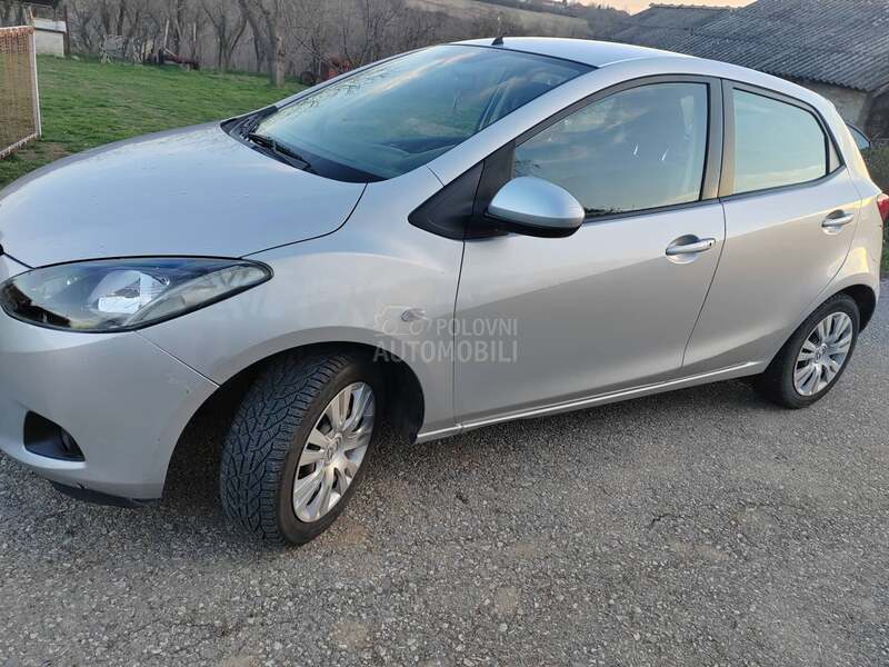 Mazda 2 