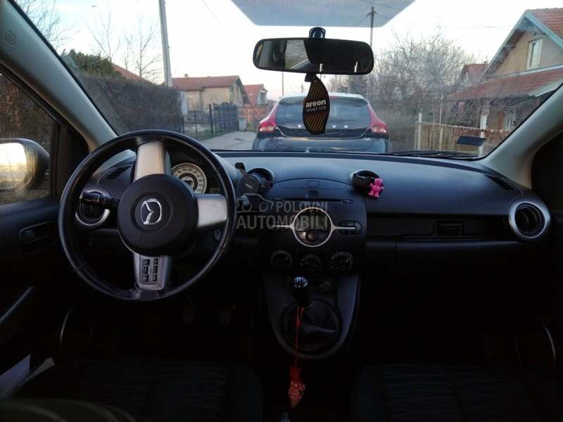 Mazda 2 