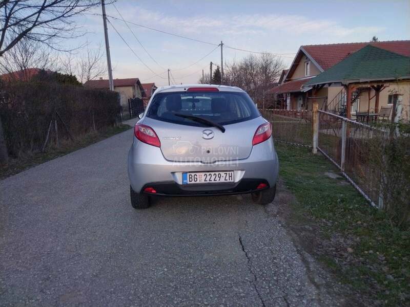 Mazda 2 