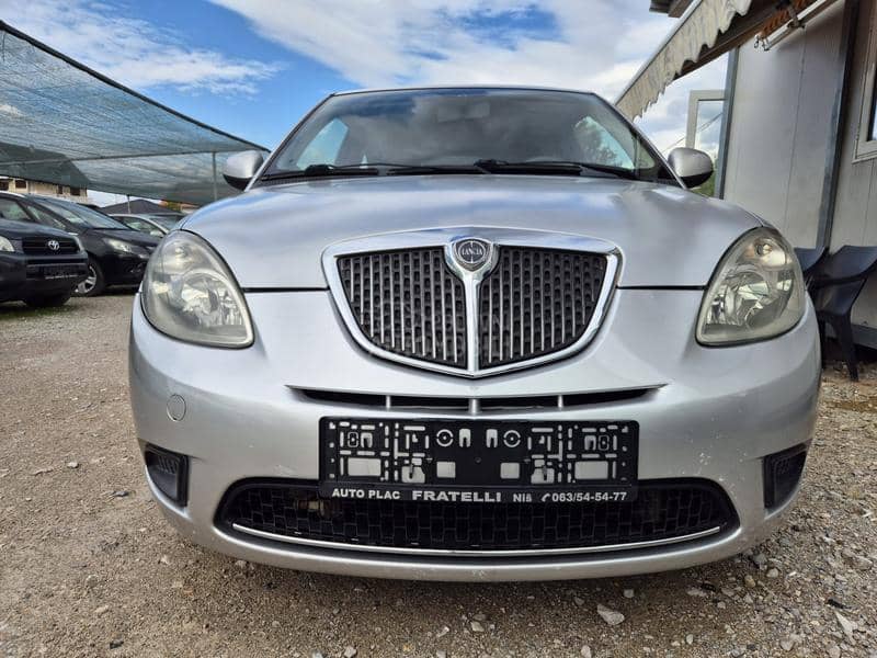 Lancia Ypsilon 1.2/8V/ Lancia Ypsilon 1.2/8V/