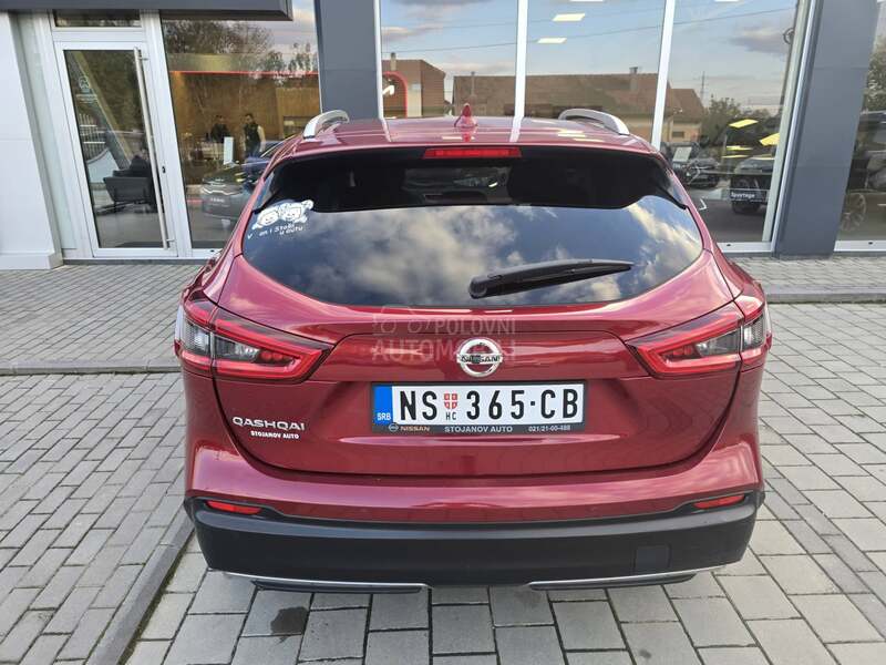 Nissan Qashqai 1.2  N- CONECTA LED