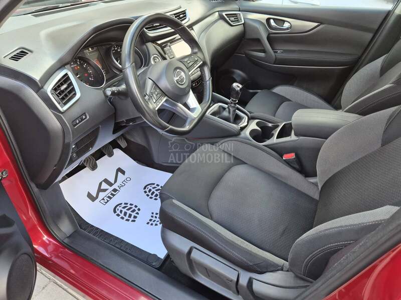 Nissan Qashqai 1.2  N- CONECTA LED
