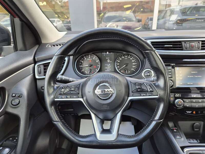 Nissan Qashqai 1.2  N- CONECTA LED