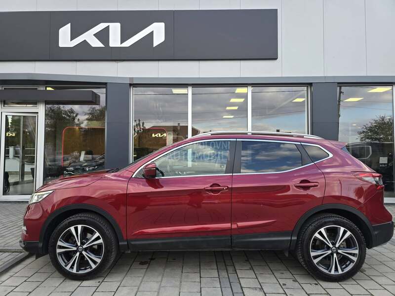 Nissan Qashqai 1.2  N- CONECTA LED