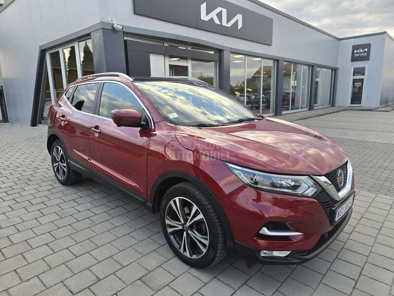 Nissan Qashqai 1.2  N- CONECTA LED