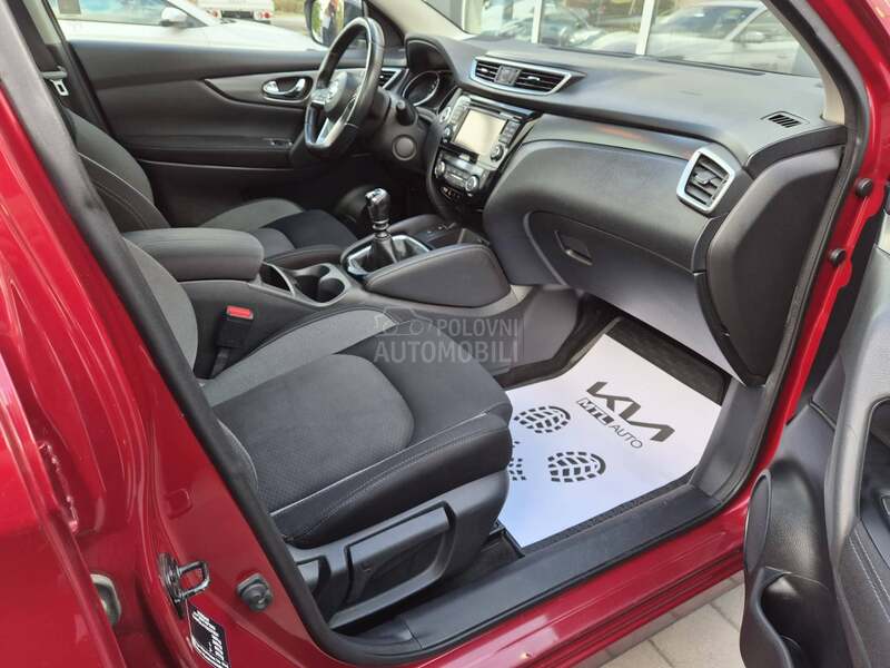 Nissan Qashqai 1.2  N- CONECTA LED