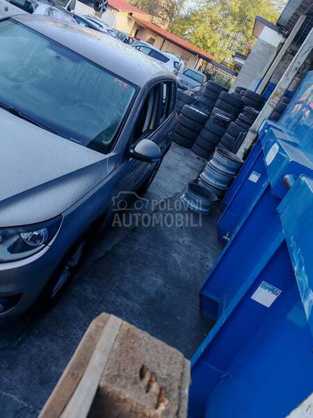 Volkswagen Tiguan 2013. god. -  kompletan auto u delovima