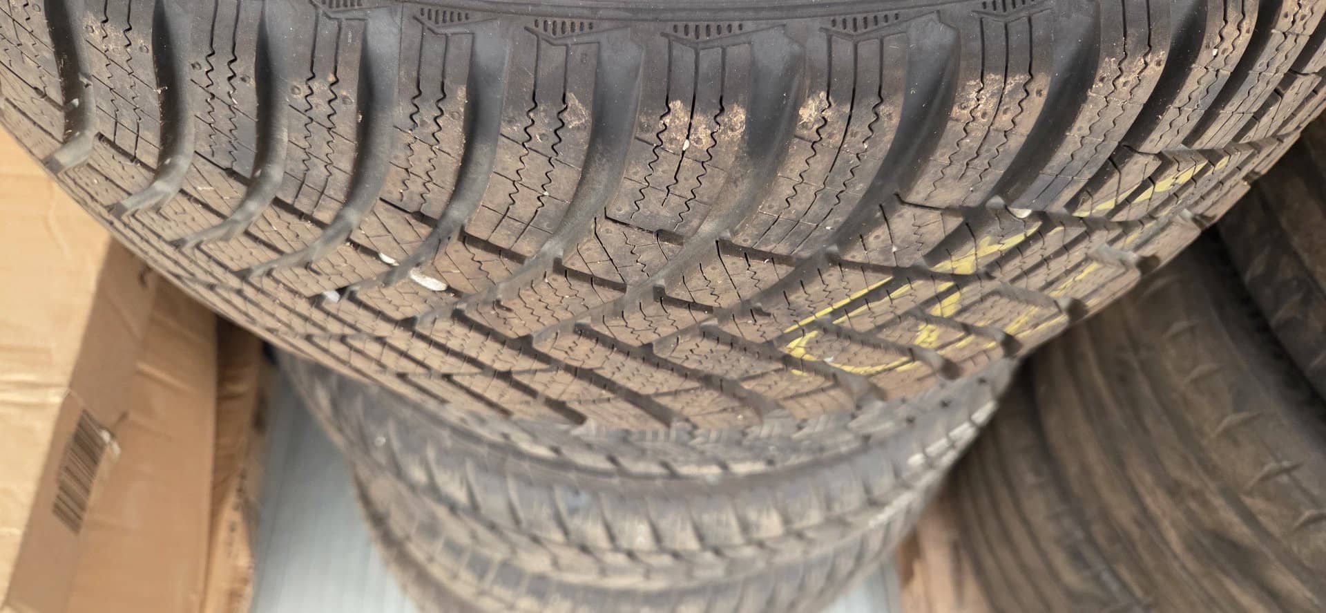 Hankook 215/55 R17 Sve sezone