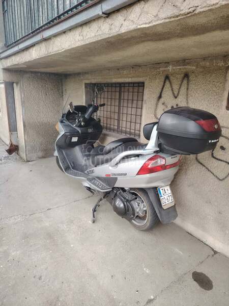 Suzuki Burgman 400