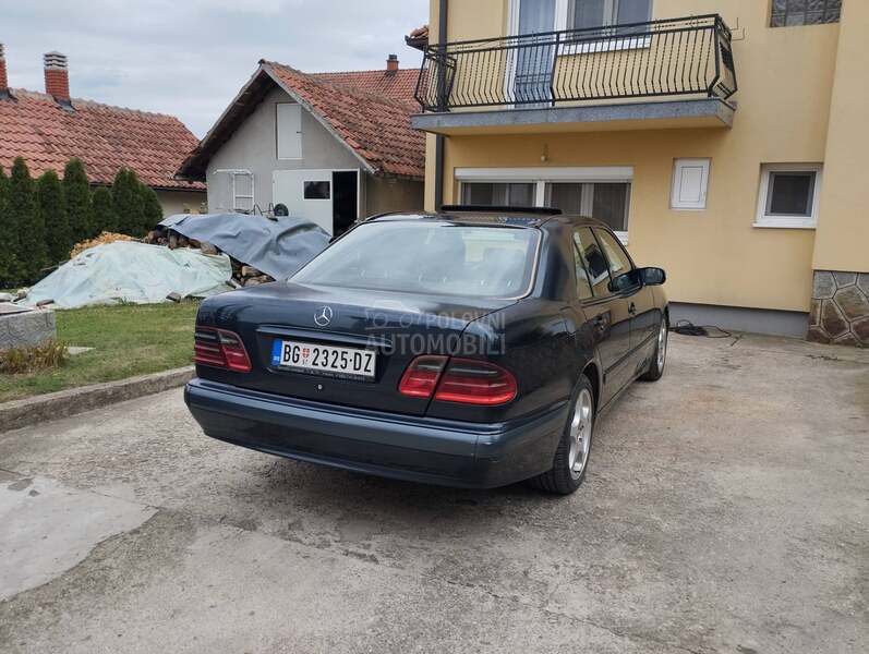Mercedes Benz E 220 2.2 cdi