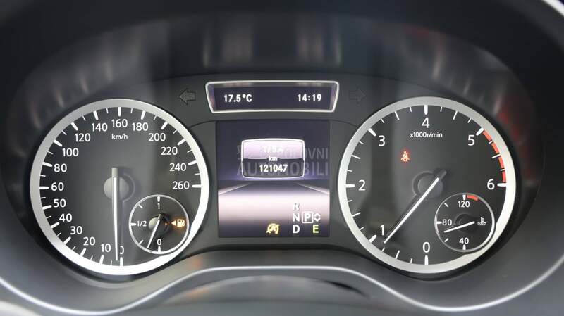 Infiniti Q30 