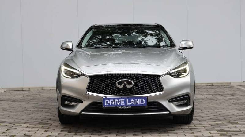 Infiniti Q30 