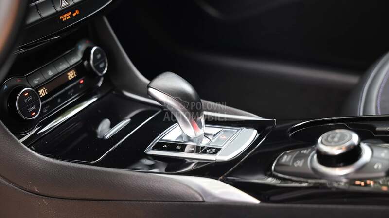 Infiniti Q30 