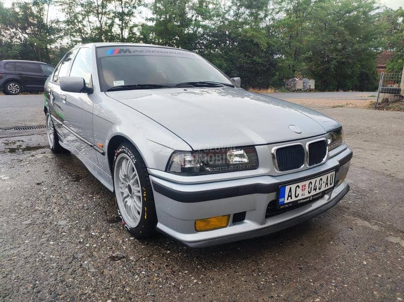 BMW 318 