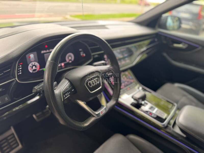 Audi Q8 S LINE/MATRIX/PANO
