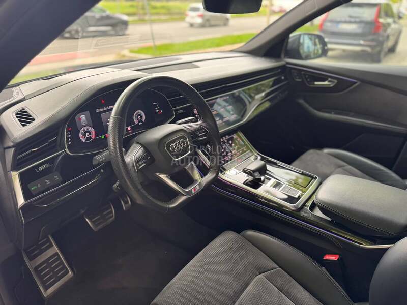 Audi Q8 S LINE/MATRIX/PANO