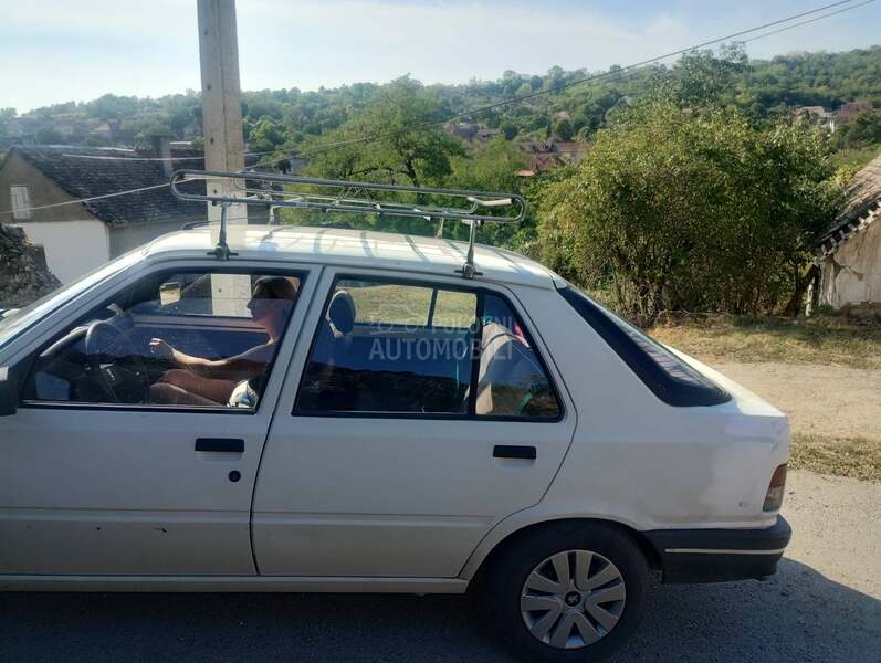 Peugeot 309 